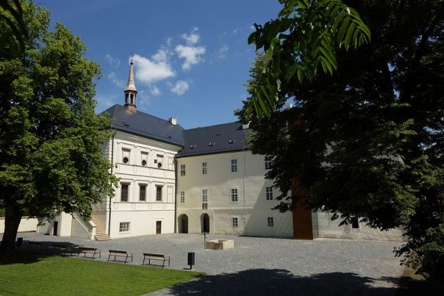 328zamek-svijany-4-j.jpg